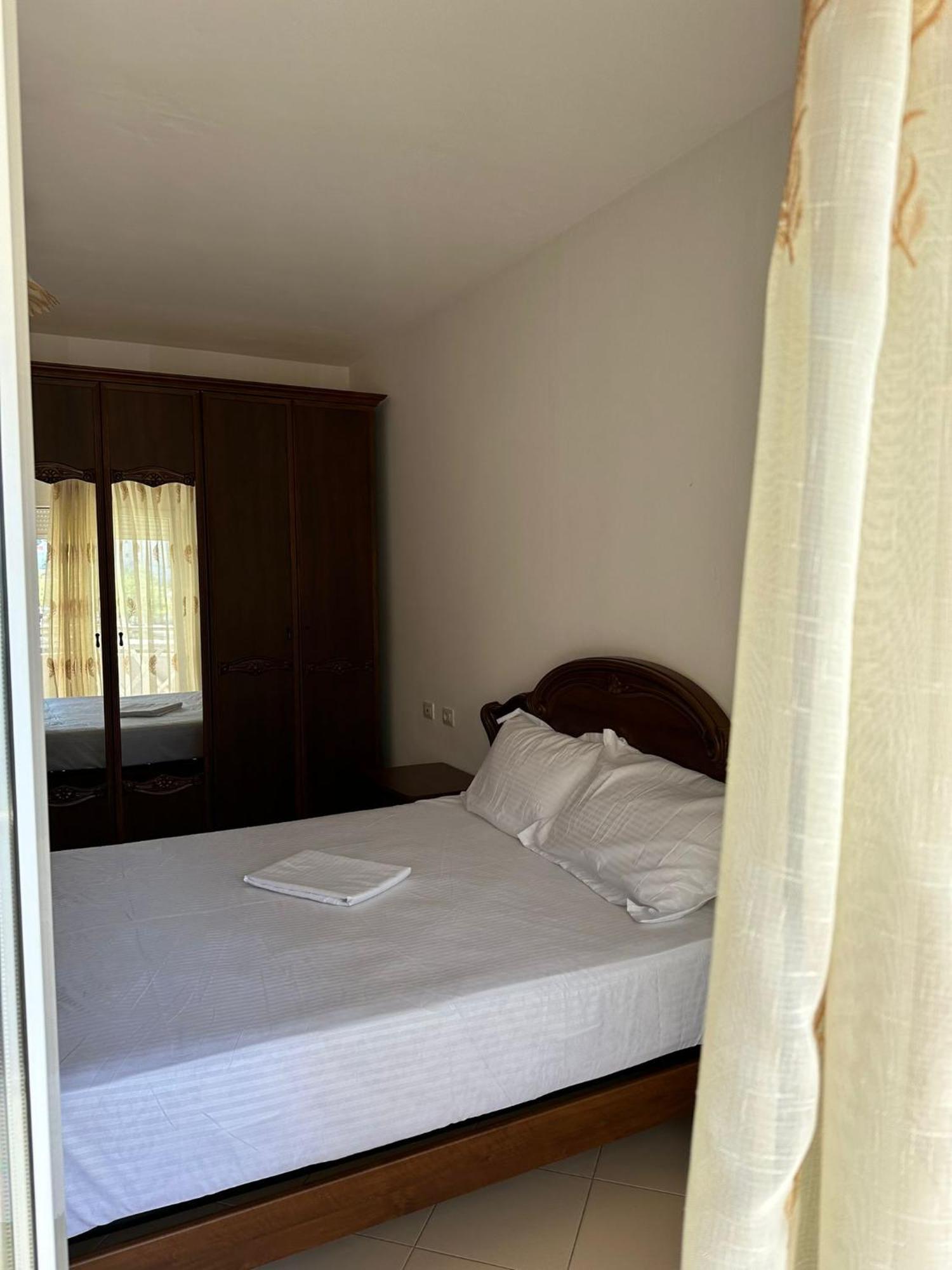 Renting House Vlore Exterior photo